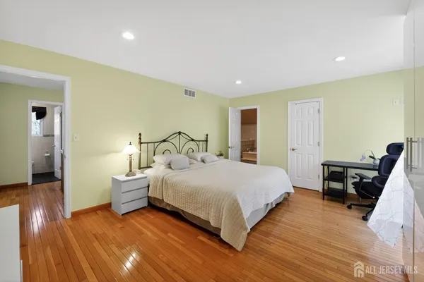 $842,000 | 17 Willow Drive, Old Bridge, NJ 08857