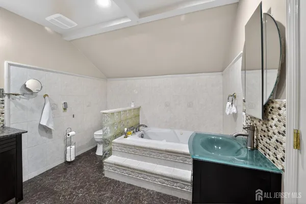 $842,000 | 17 Willow Drive, Old Bridge, NJ 08857