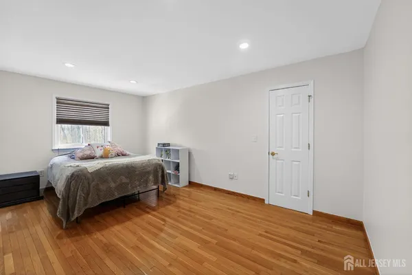 $842,000 | 17 Willow Drive, Old Bridge, NJ 08857