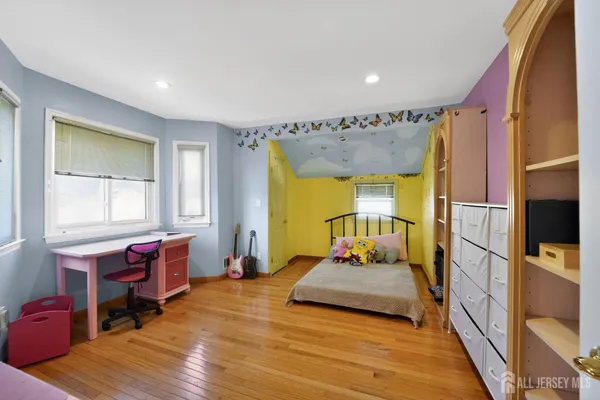 $842,000 | 17 Willow Drive, Old Bridge, NJ 08857