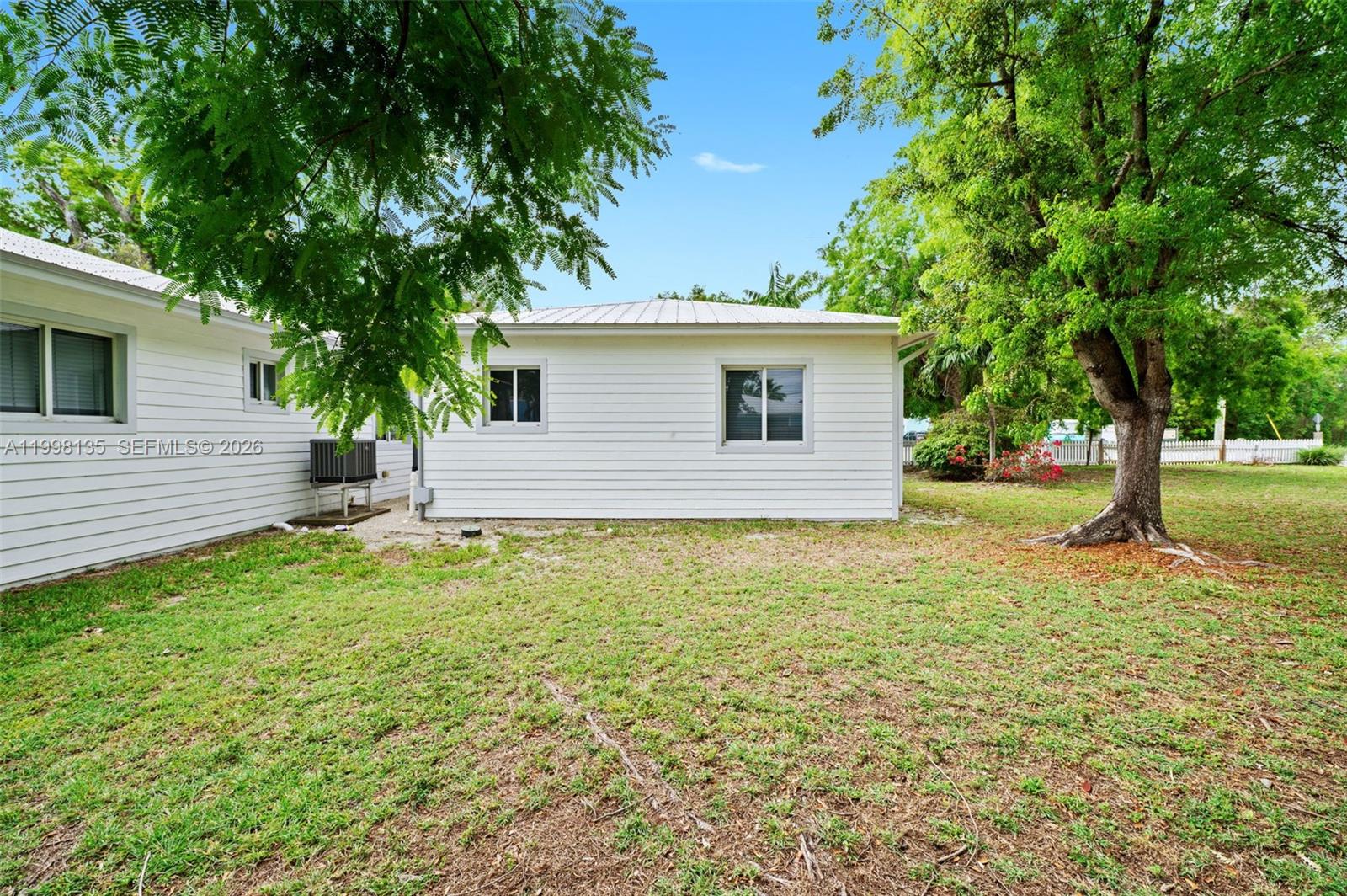 4 Transylvania Avenue, Unit B Key Largo, FL 33037 - Photo 15 of 31