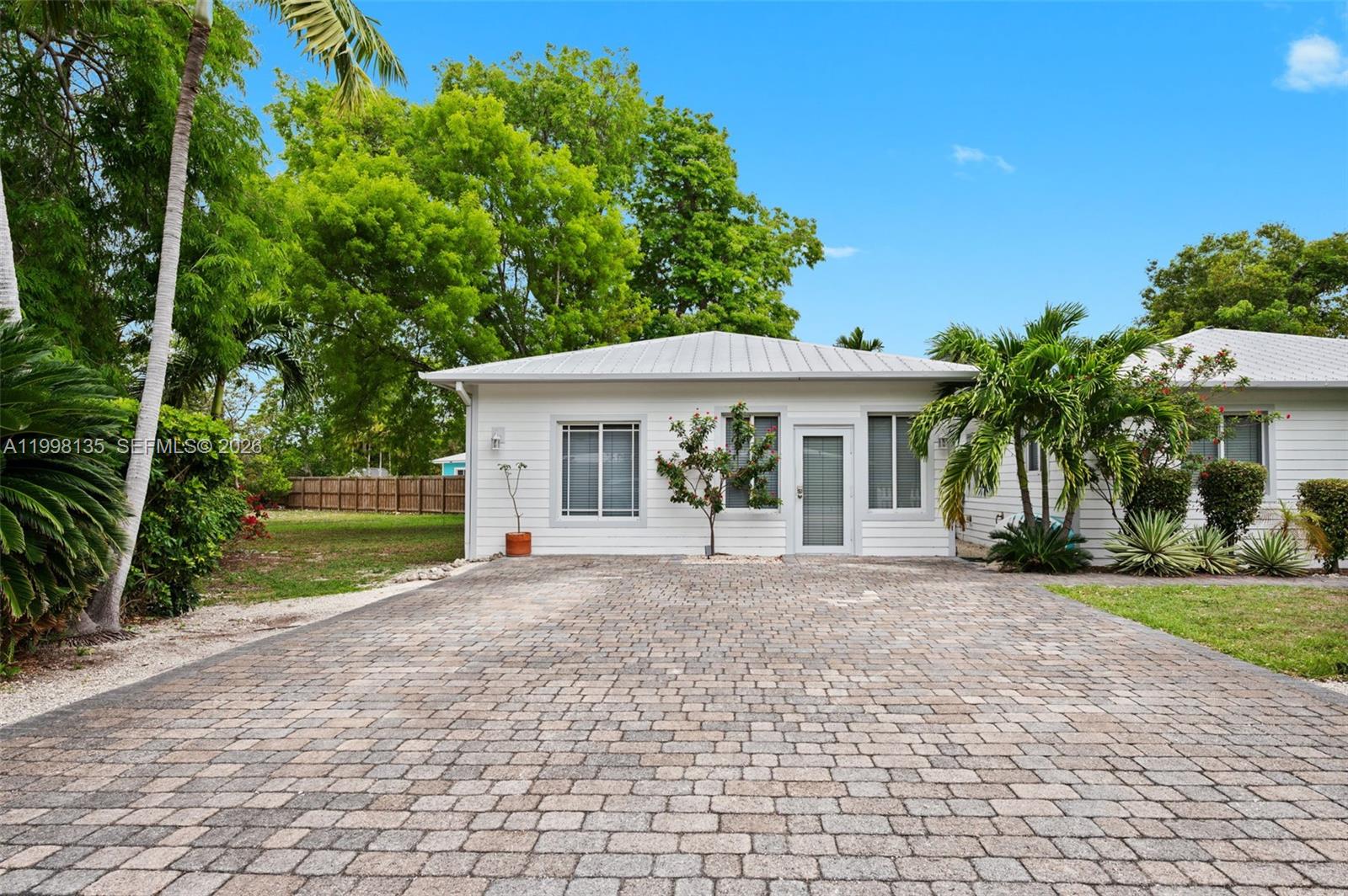 4 Transylvania Avenue, Unit B Key Largo, FL 33037 - Photo 2 of 31