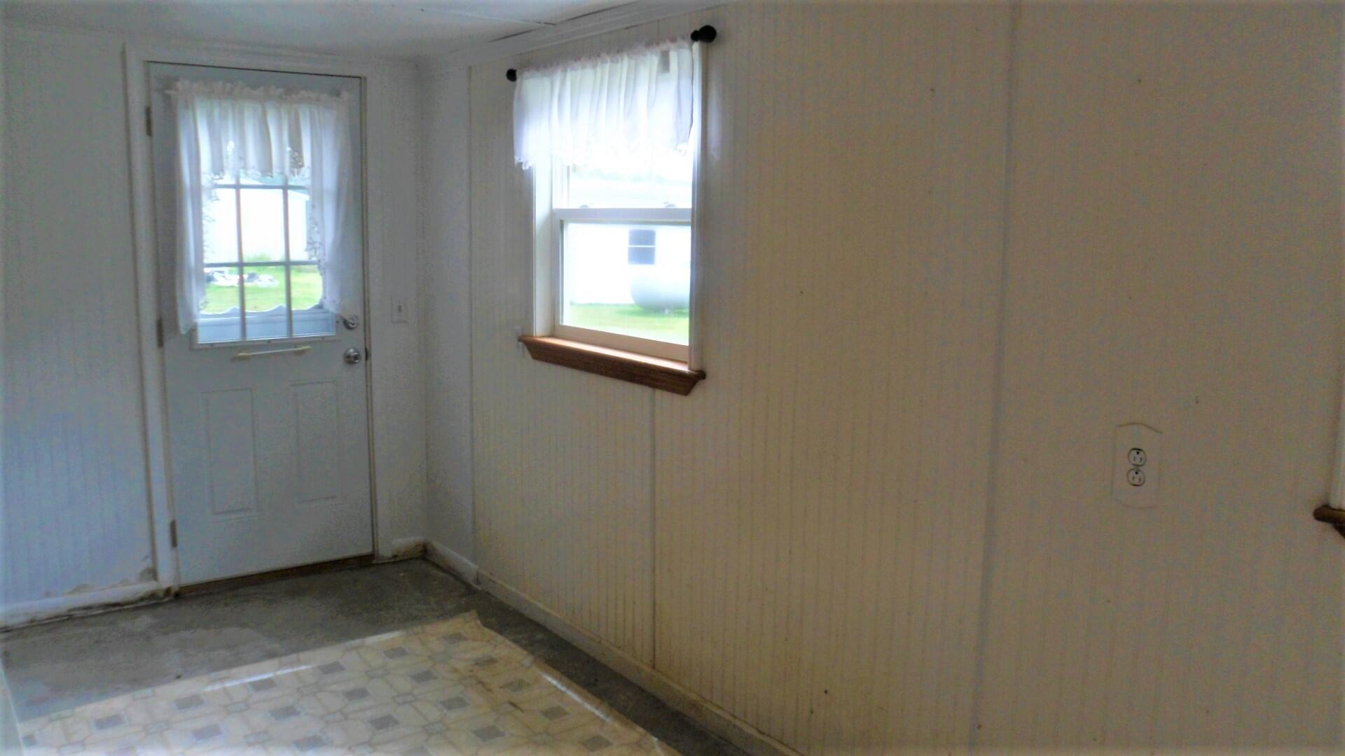 120 River Valley Road Frankfort, KY 40601 - Photo 30 of 46 craft room 3
