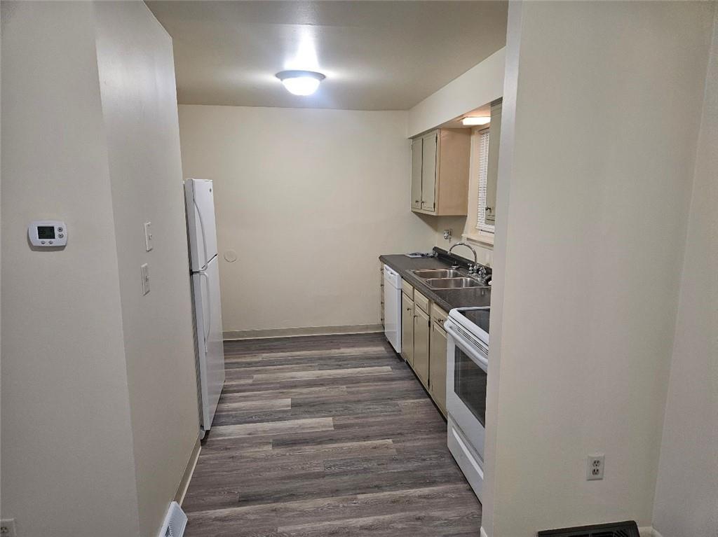 909 Chapel Road, Unit 8 Monaca, PA 15061 - Photo 2 of 10