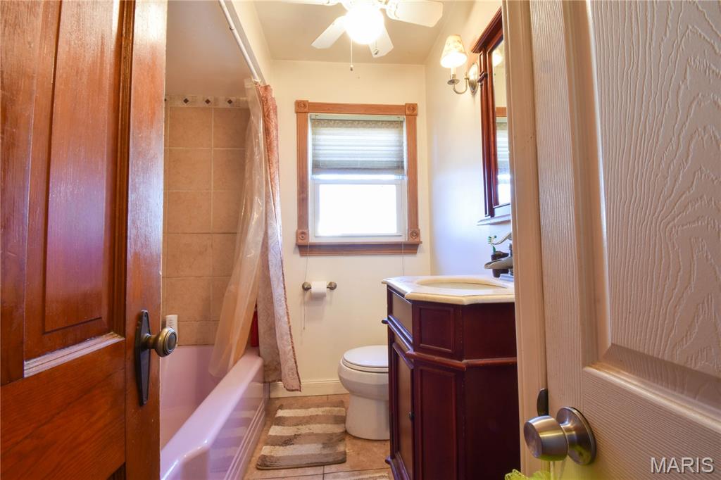 307 South Street Gillespie, IL 62033 - Photo 13 of 23