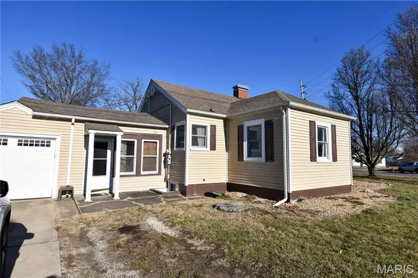 $120,000 | 307 South Street, Gillespie, IL 62033