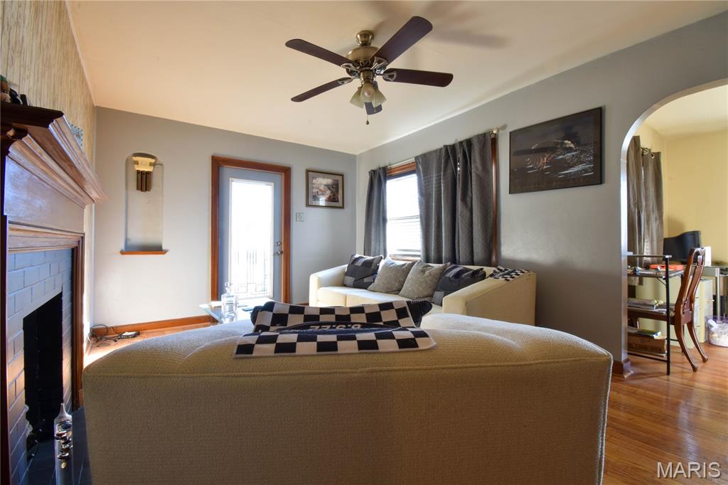 307 South Street Gillespie, IL 62033 - Photo 5 of 23