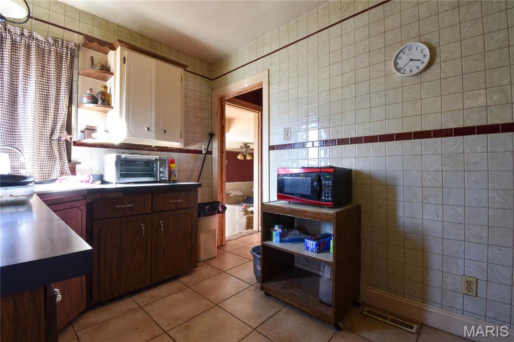 307 South Street Gillespie, IL 62033 - Photo 8 of 23