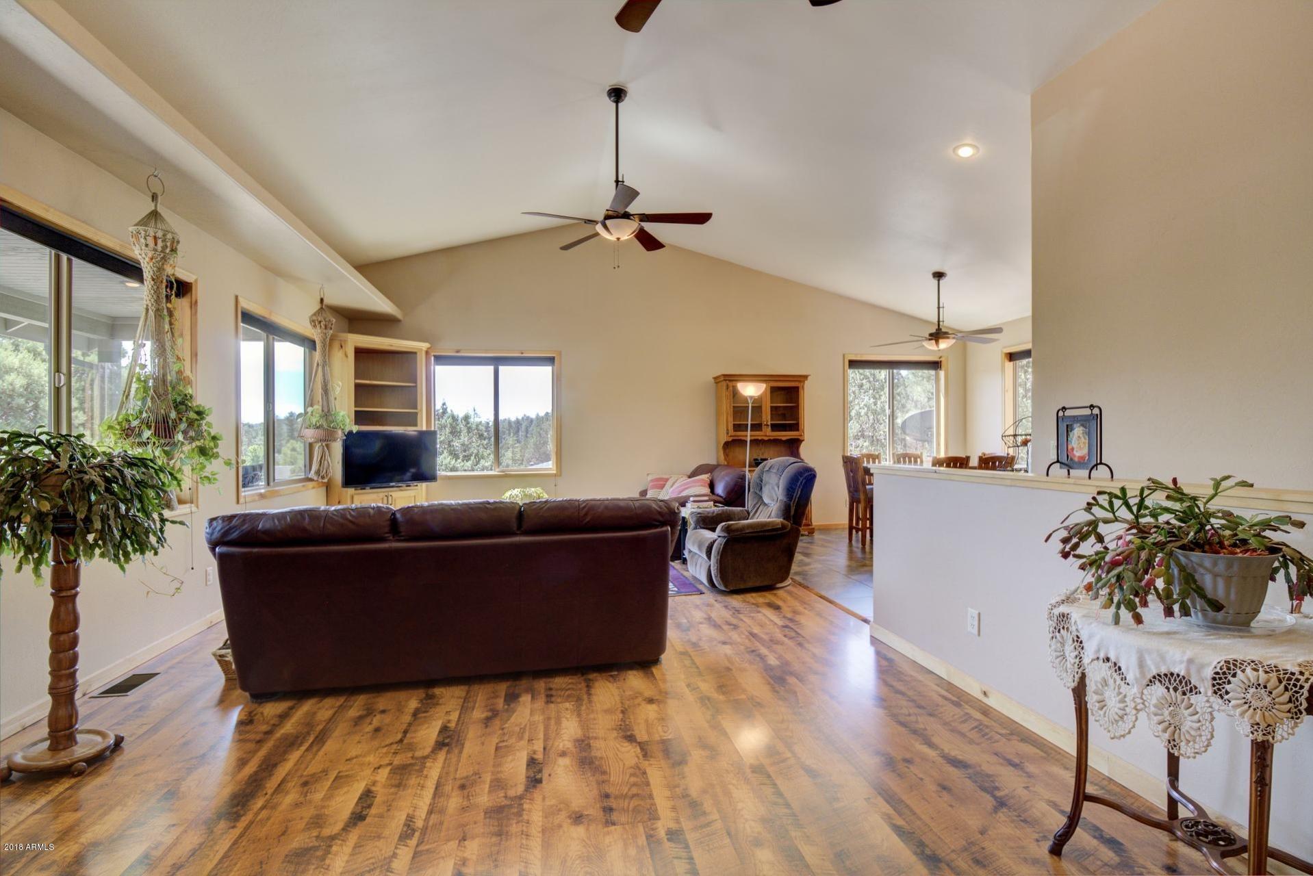 3760 Anvil Road Pine, AZ 85544 - Photo 3 of 24 Greatroom