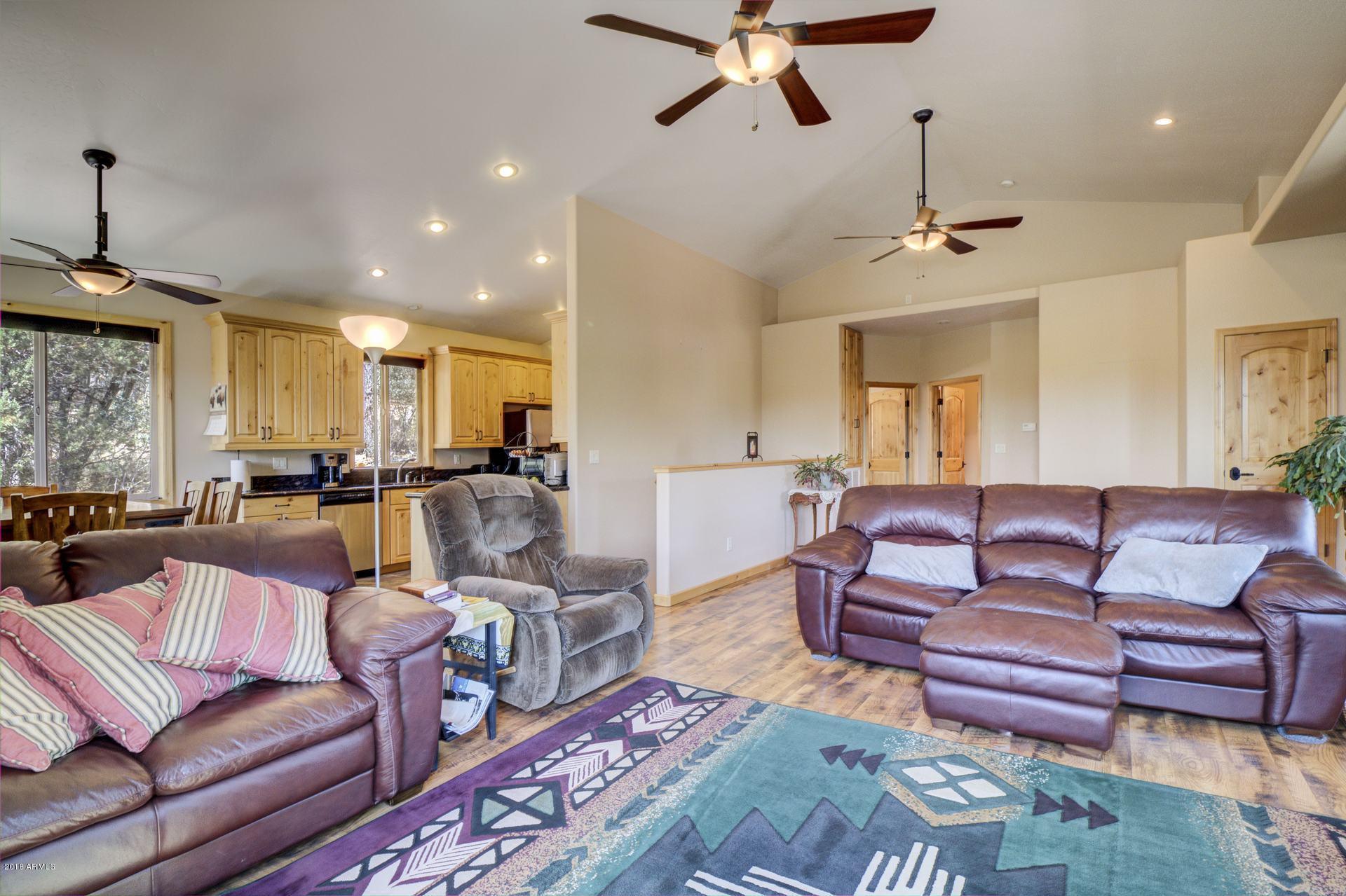 3760 Anvil Road Pine, AZ 85544 - Photo 4 of 24 Greatroom