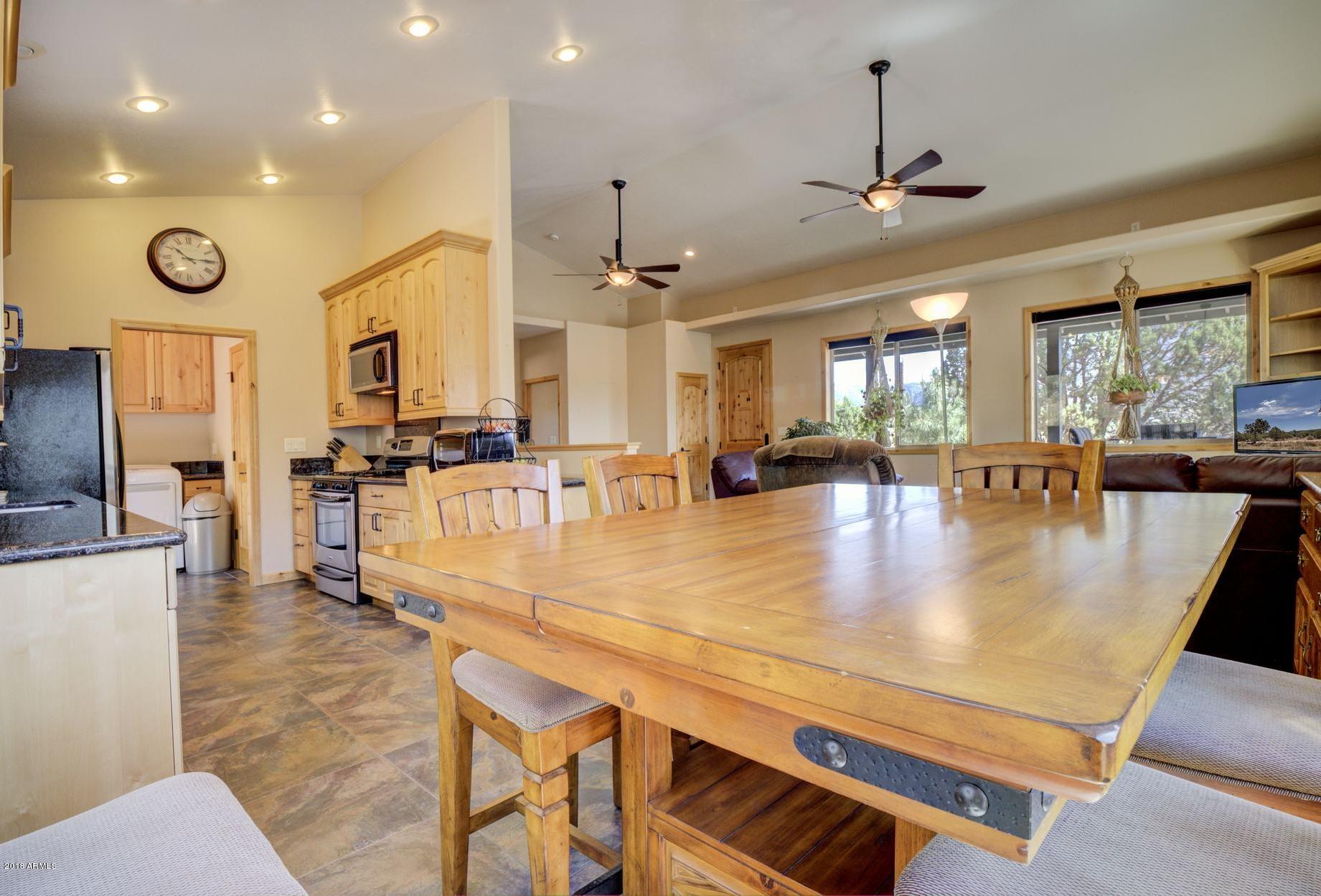 3760 Anvil Road Pine, AZ 85544 - Photo 5 of 24 Dining area