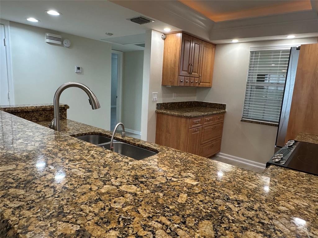 3510 Oaks Way, Unit 801 Pompano Beach, FL 33069 - Photo 11 of 37