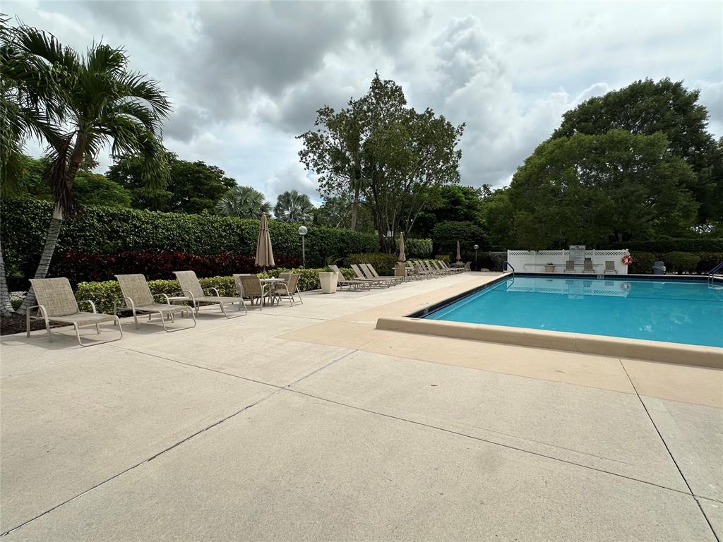 3510 Oaks Way, Unit 801 Pompano Beach, FL 33069 - Photo 29 of 37