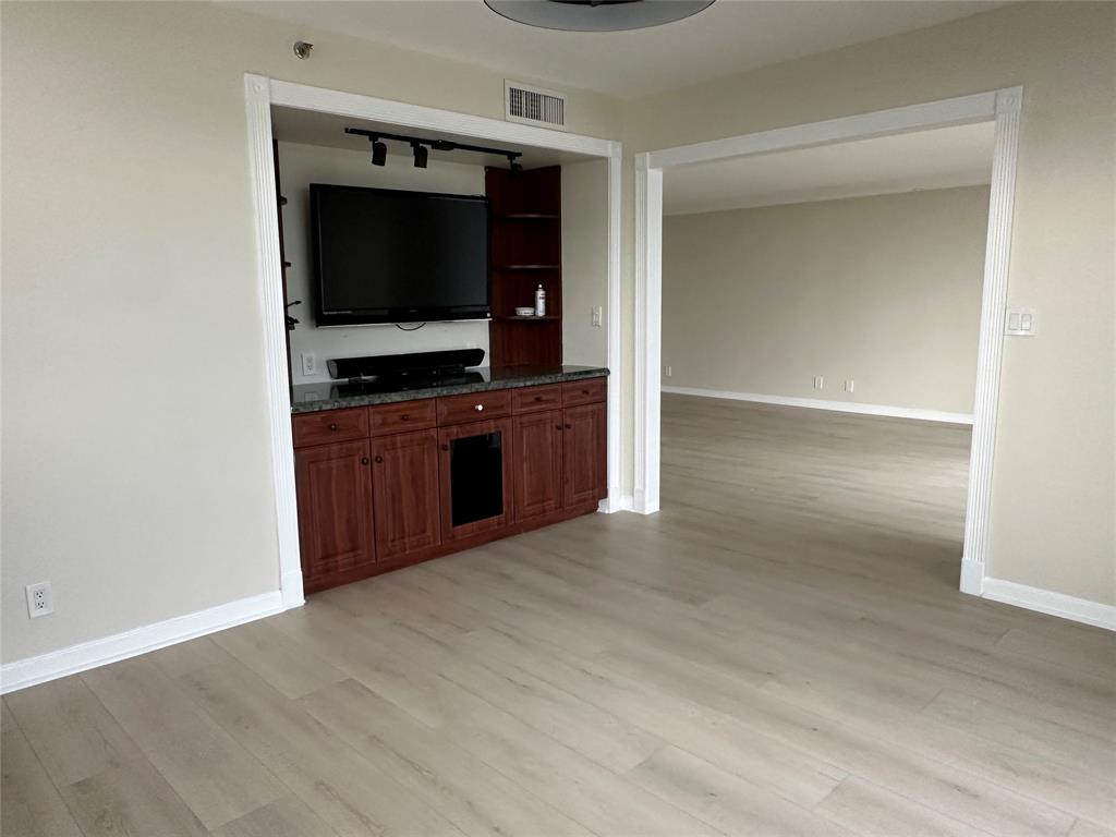 3510 Oaks Way, Unit 801 Pompano Beach, FL 33069 - Photo 4 of 37