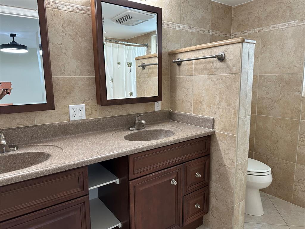 3510 Oaks Way, Unit 801 Pompano Beach, FL 33069 - Photo 7 of 37