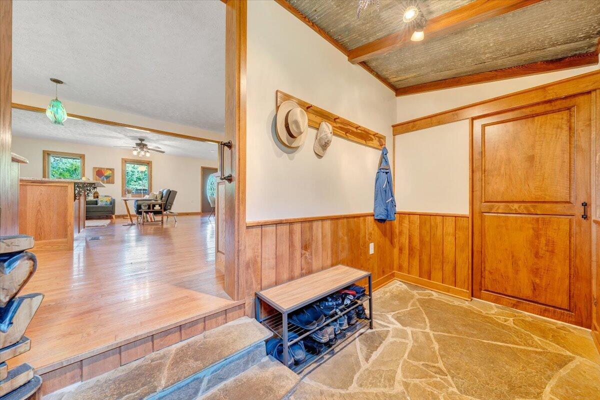 2275 Union School Road Southwest Willis, VA 24380 - Photo 28 of 86 26-MIB00212