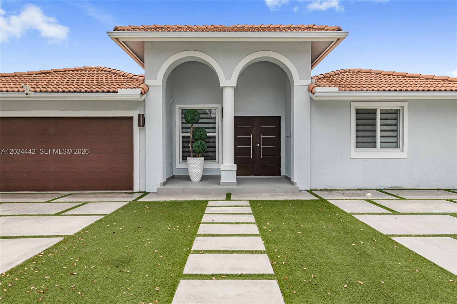 15932 Southwest 101st Terrace Miami, FL 33196 - Photo 5 of 40