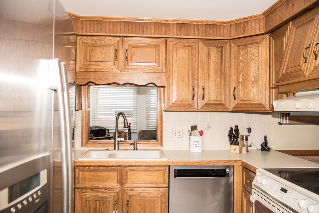 57 Crocus Street Warwick, RI 02886 - Photo 12 of 28 Gallery Image 12