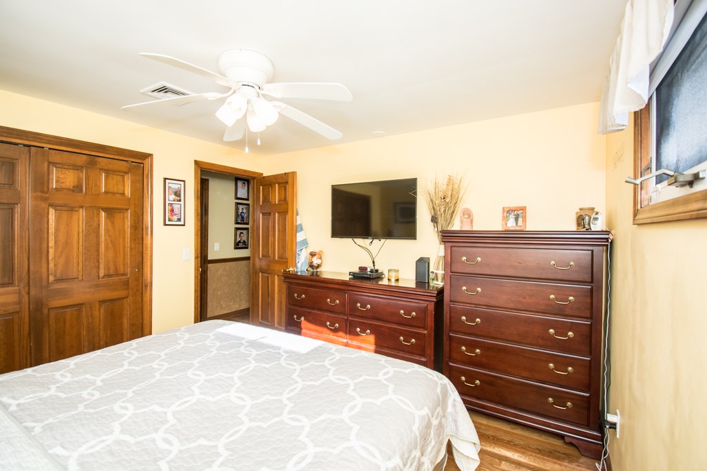 57 Crocus Street Warwick, RI 02886 - Photo 19 of 28 Gallery Image 19