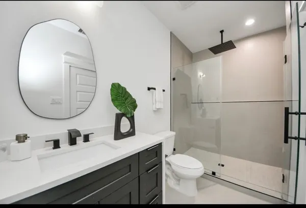 $2,000 | 7911 Lynette Street, Unit A, Houston, TX 77028