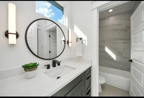 $2,000 | 7911 Lynette Street, Unit A, Houston, TX 77028