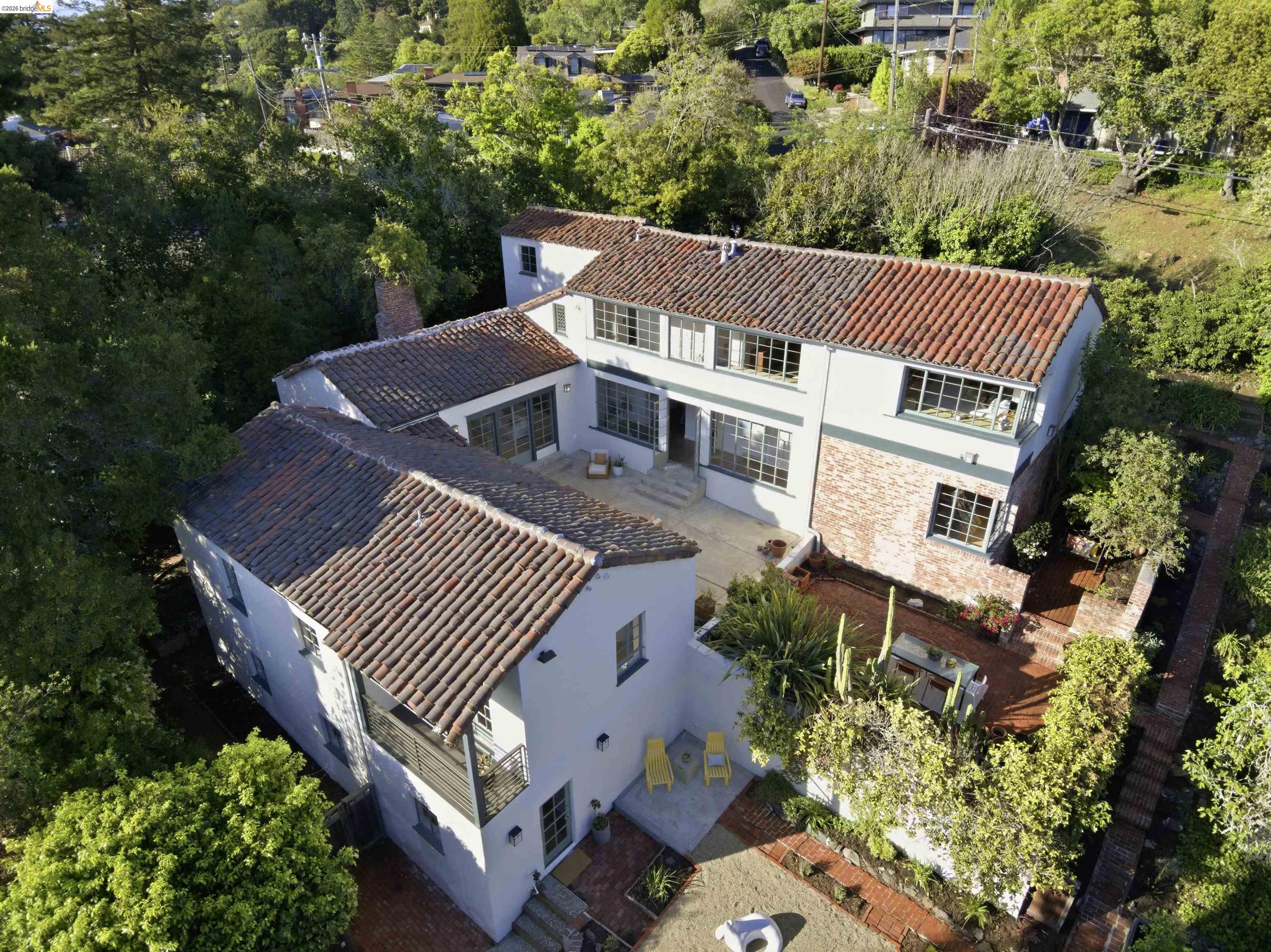 44 Highgate Road Kensington, CA 94707 - Photo 1 of 83