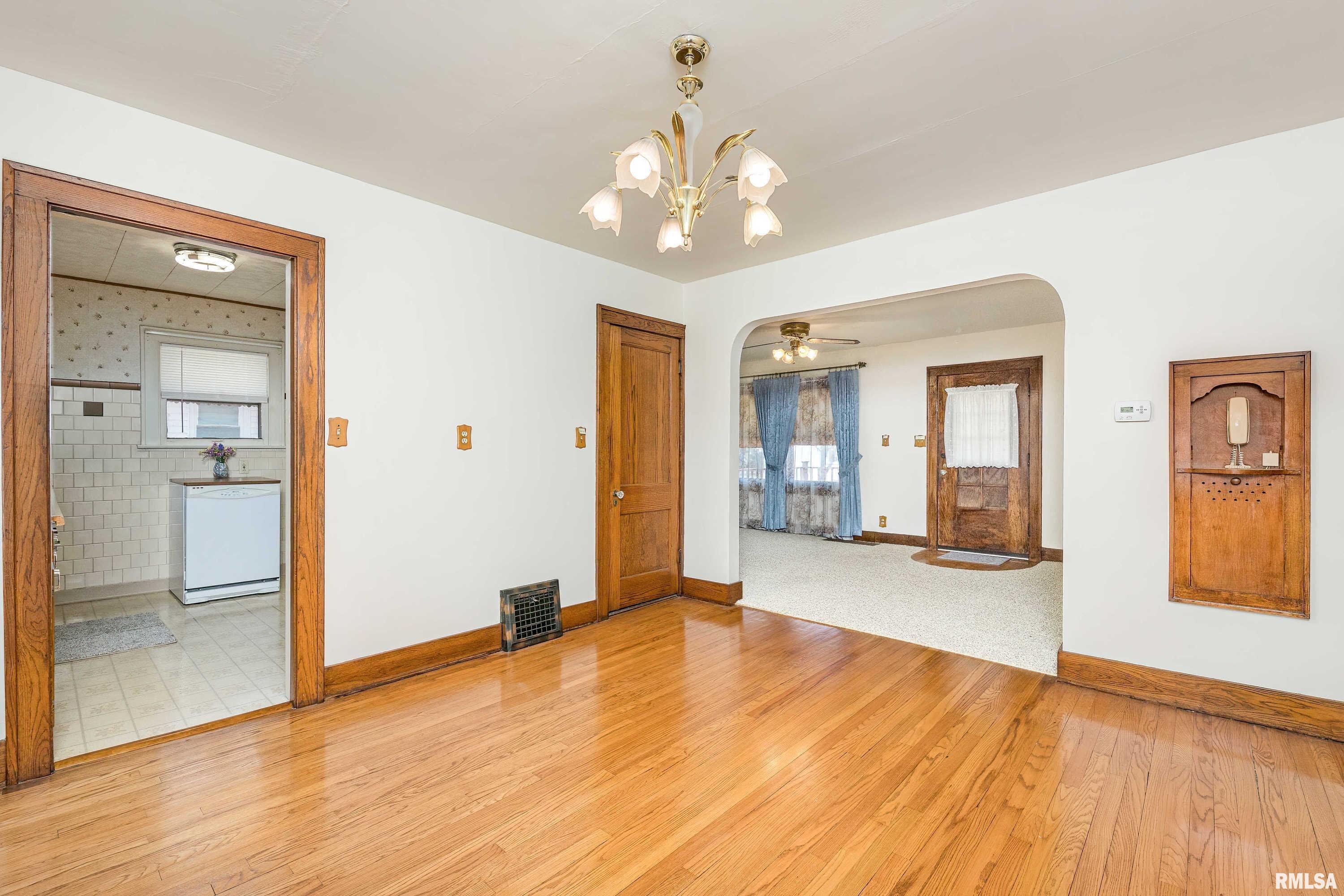 1508 Maple Lane Moline, IL 61265 - Photo 14 of 21 Gallery Image 14