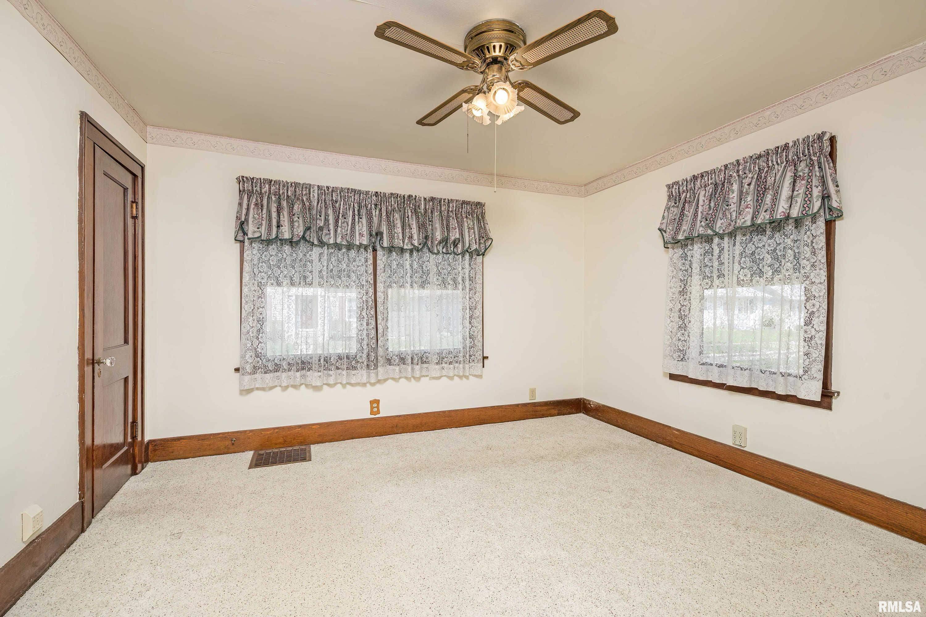 1508 Maple Lane Moline, IL 61265 - Photo 15 of 21 Gallery Image 15