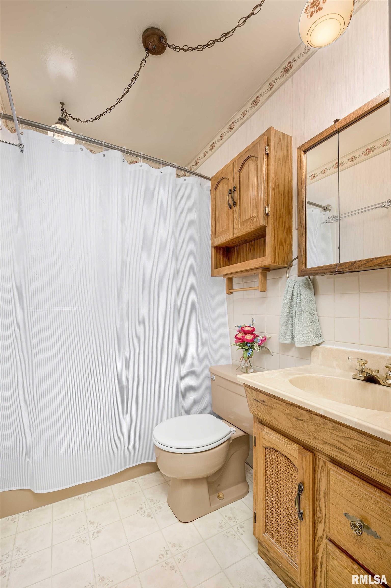 1508 Maple Lane Moline, IL 61265 - Photo 16 of 21 Gallery Image 16