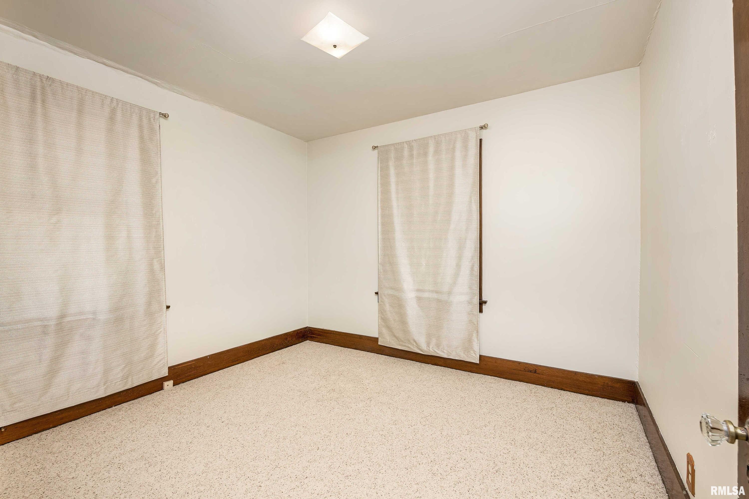 1508 Maple Lane Moline, IL 61265 - Photo 18 of 21 Gallery Image 18
