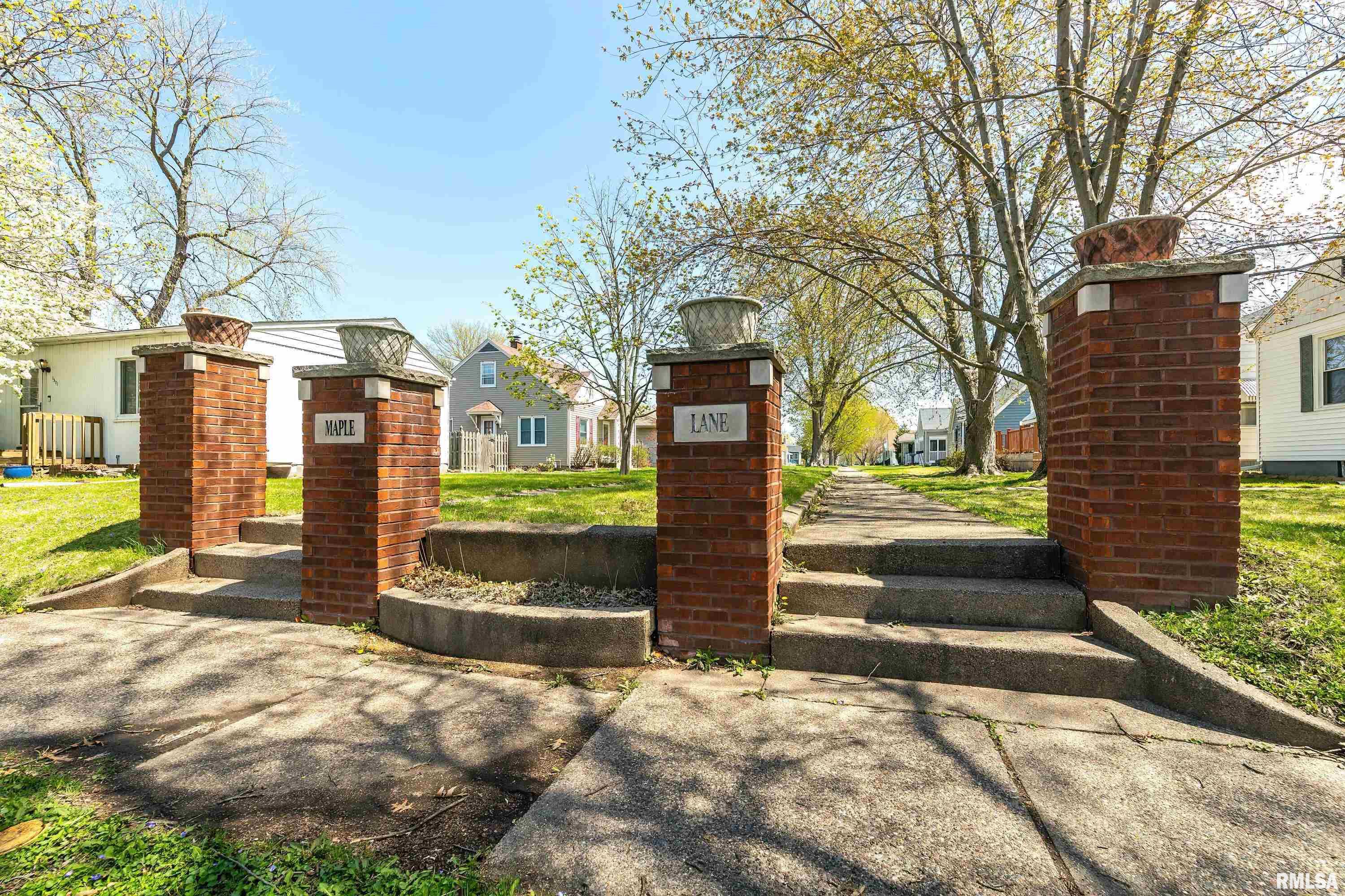 1508 Maple Lane Moline, IL 61265 - Photo 2 of 21 Gallery Image 2