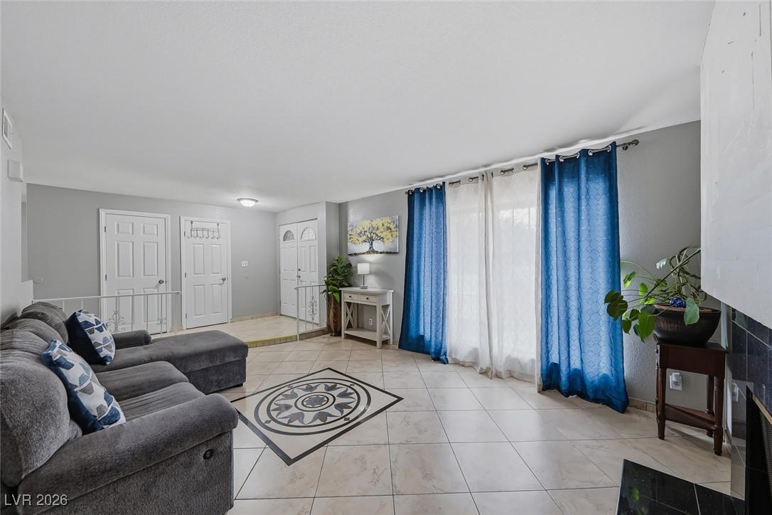 3068 South Topaz Road Las Vegas, NV 89121 - Photo 7 of 31