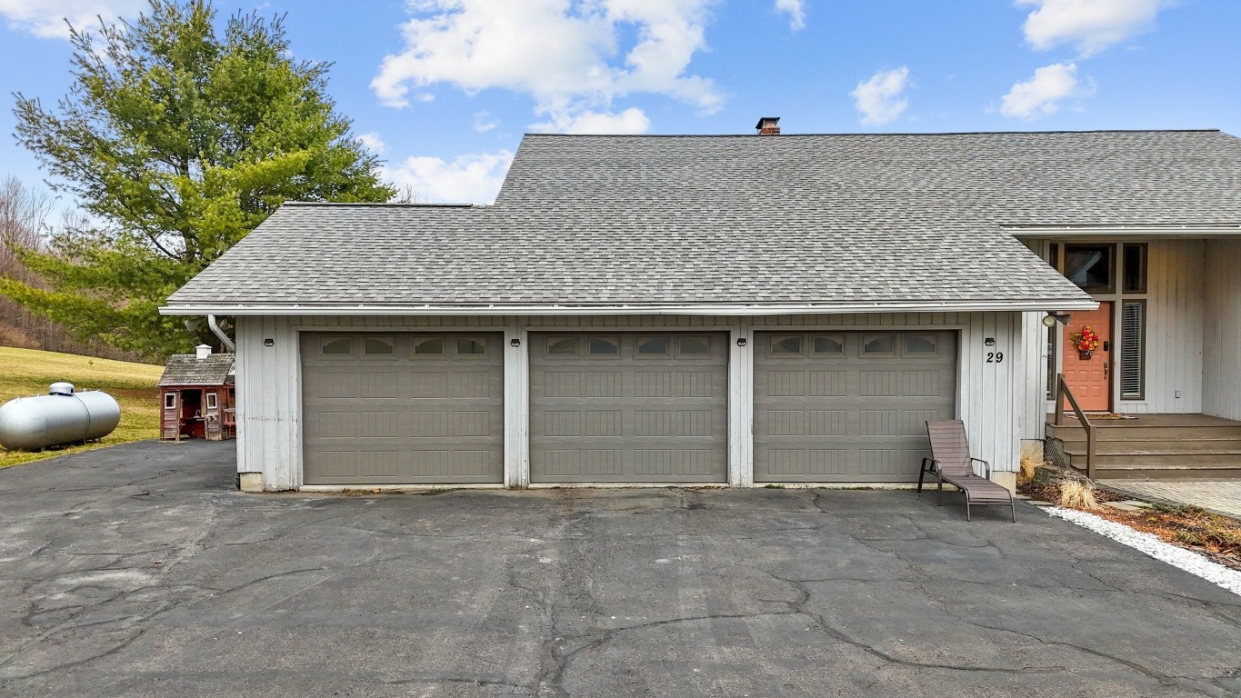 29 West Hill Road Vestal, NY 13850 - Photo 2 of 50