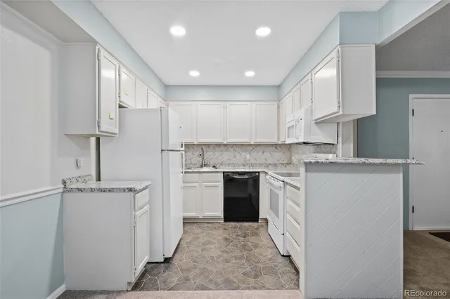 $325,000 | 3330 South Ammons Street, Unit 10101, Lakewood, CO 80227