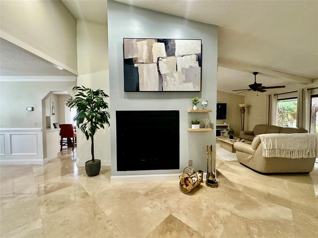 1581 Northwest 100th Way Plantation, FL 33322 - Photo 13 of 53