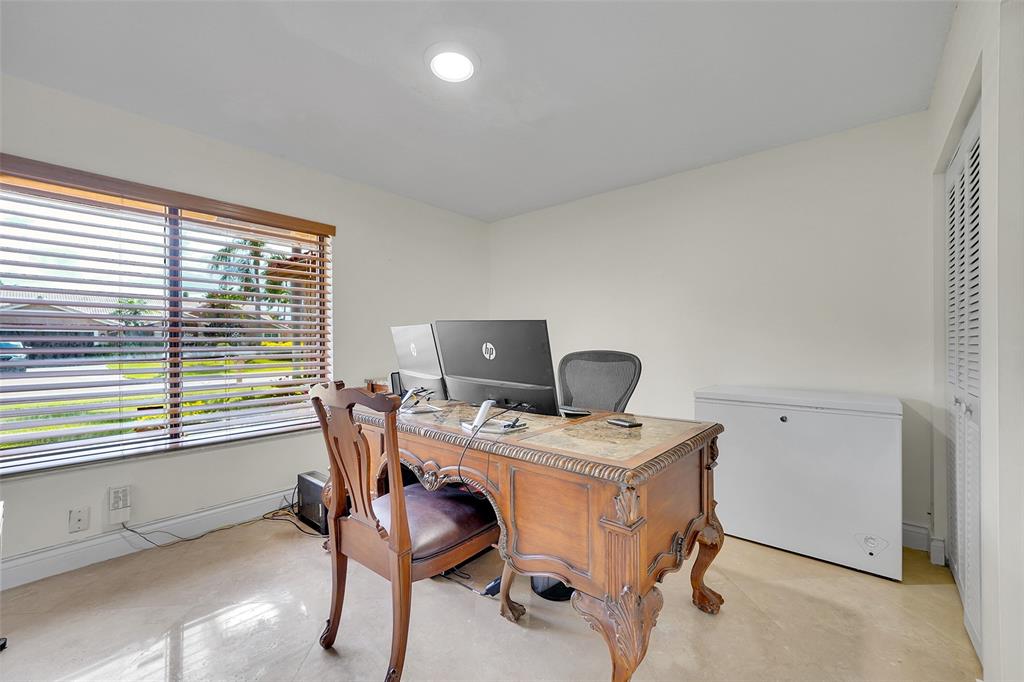 1581 Northwest 100th Way Plantation, FL 33322 - Photo 31 of 53