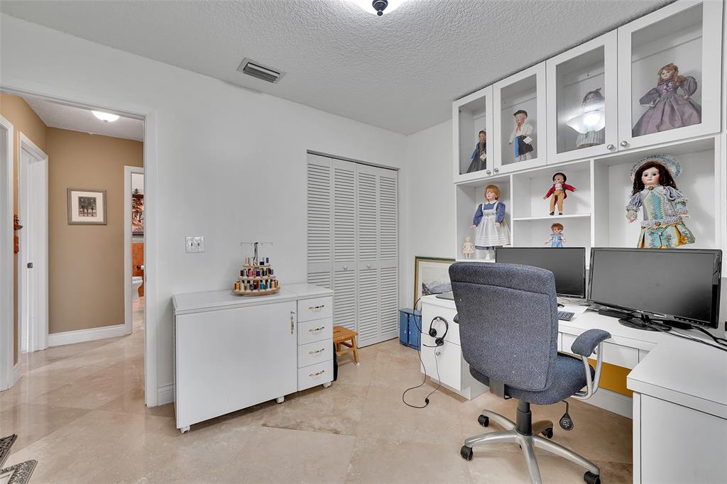 1581 Northwest 100th Way Plantation, FL 33322 - Photo 34 of 53