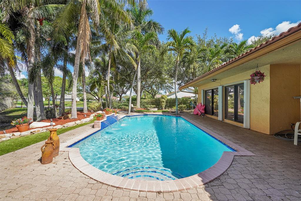 1581 Northwest 100th Way Plantation, FL 33322 - Photo 42 of 53