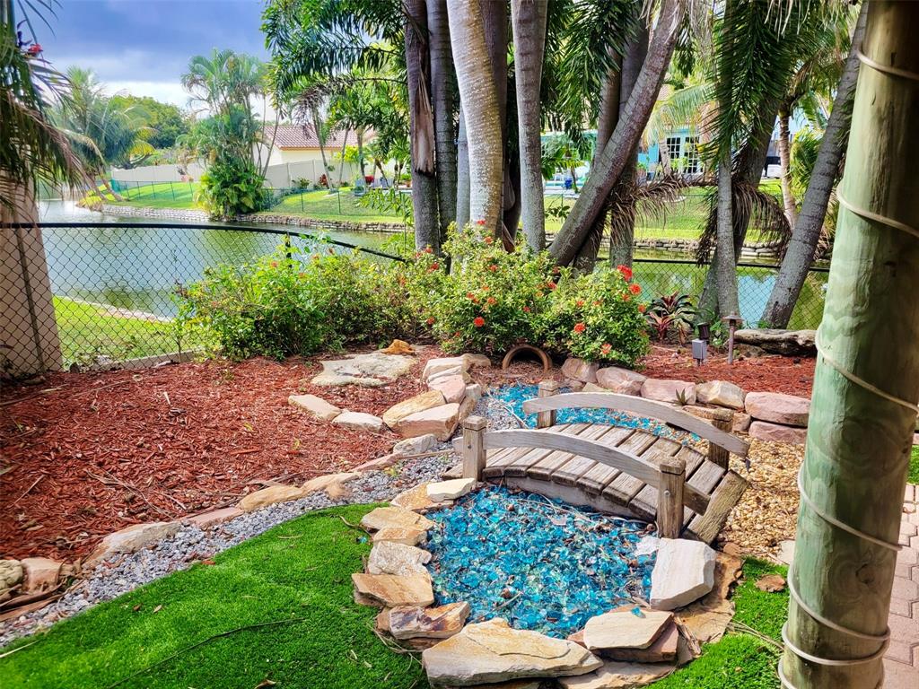 1581 Northwest 100th Way Plantation, FL 33322 - Photo 5 of 53