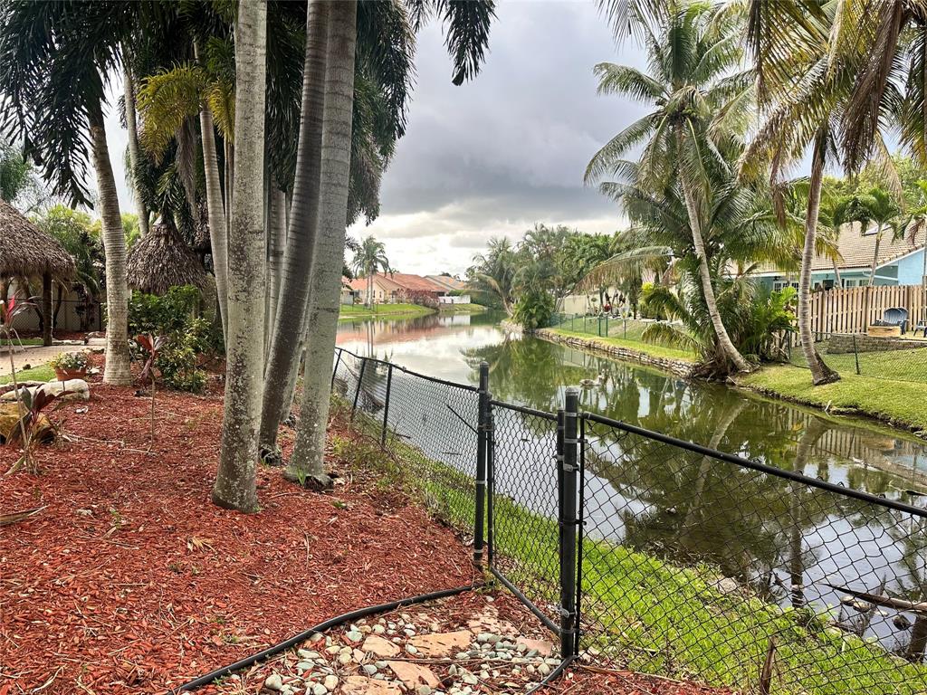 1581 Northwest 100th Way Plantation, FL 33322 - Photo 51 of 53