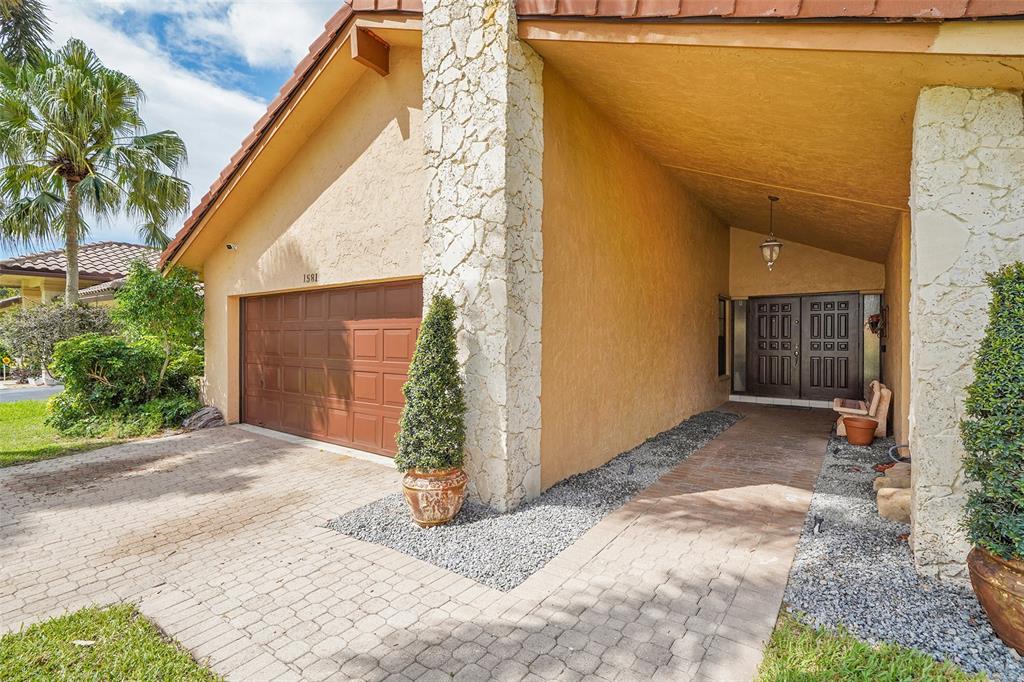 1581 Northwest 100th Way Plantation, FL 33322 - Photo 6 of 53