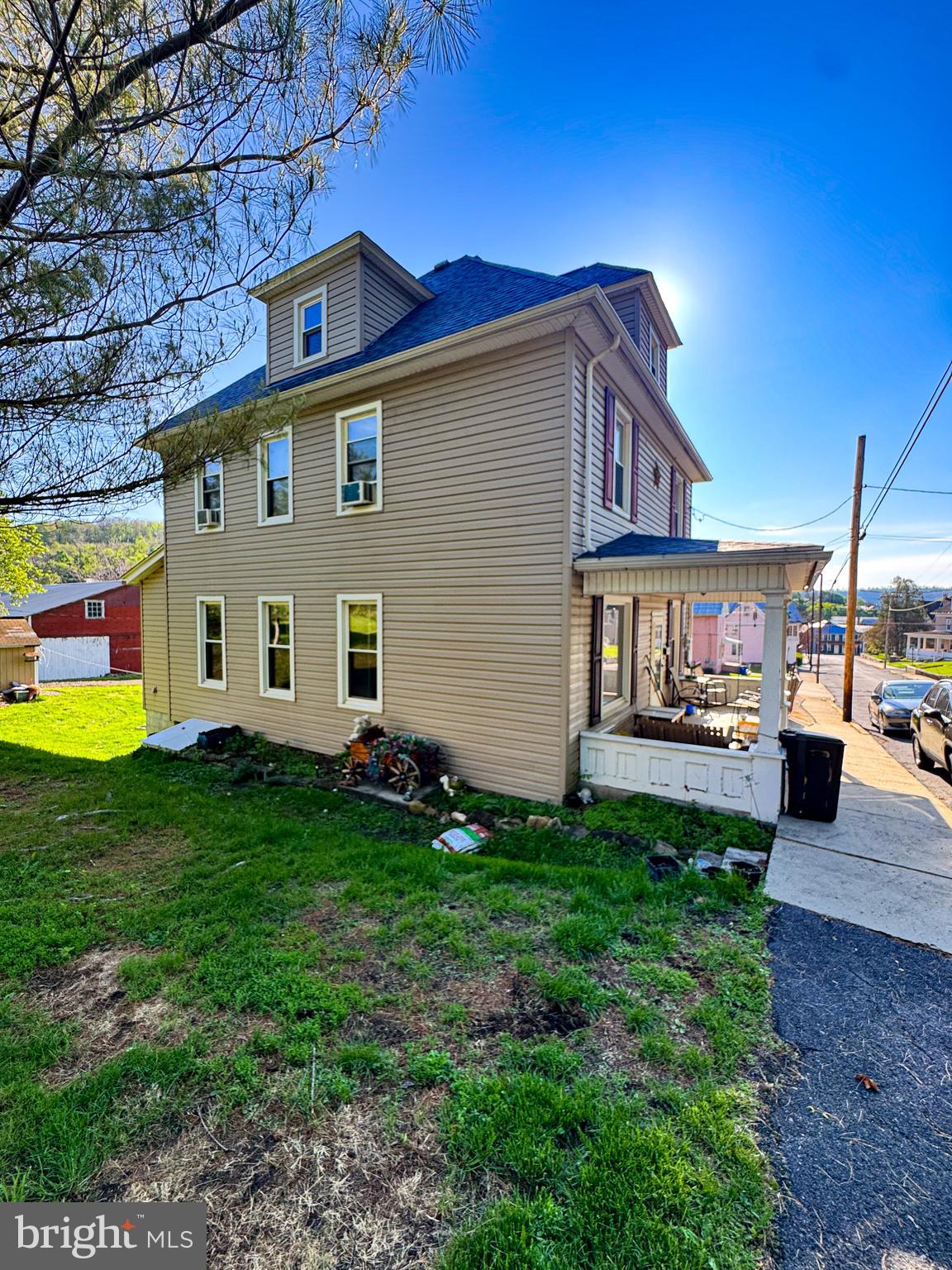37 West 3rd Street Everett, PA 15537 - Photo 2 of 27