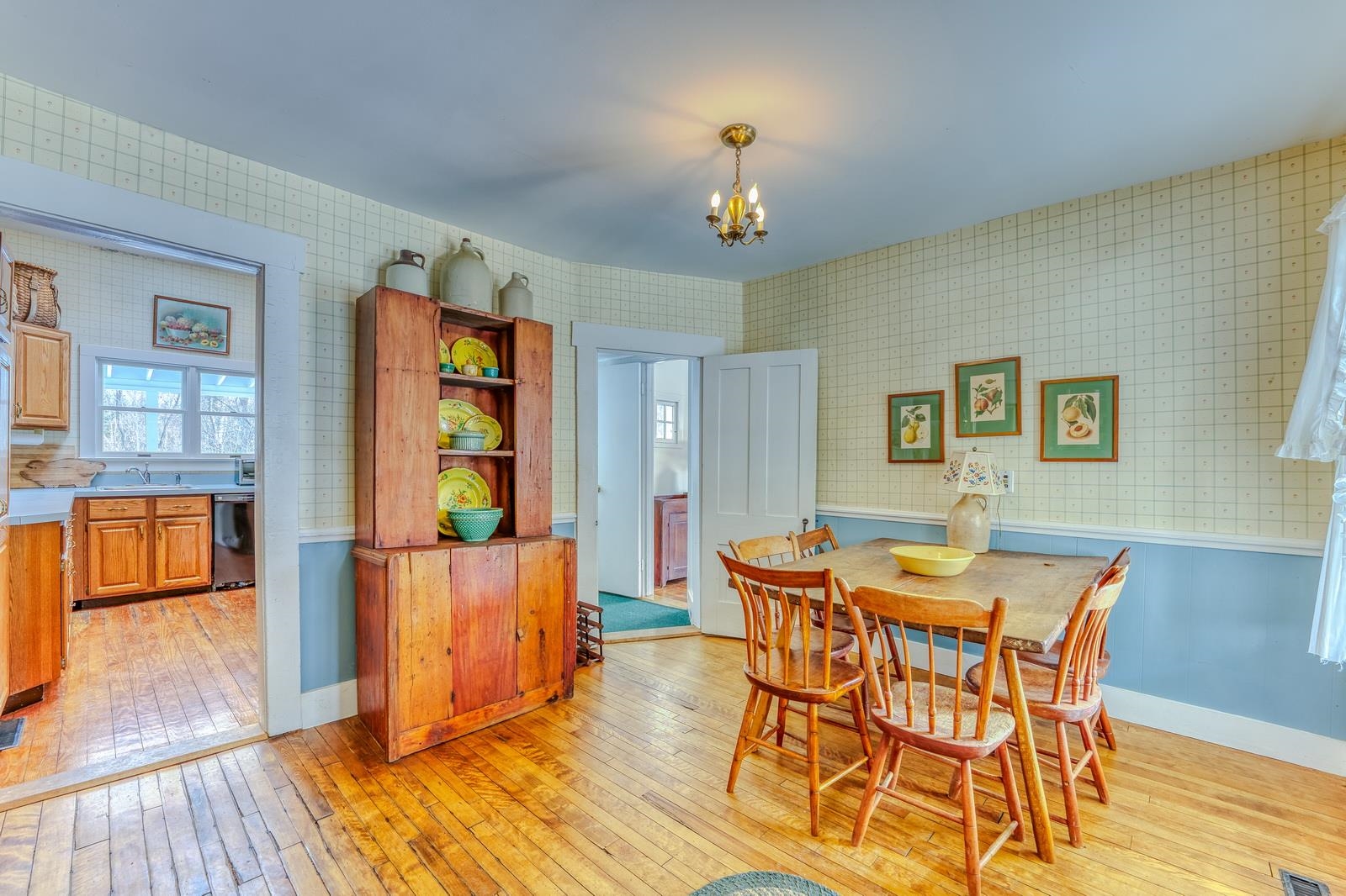 249 Mountain View Road Whitefield, NH 03598 - Photo 7 of 50