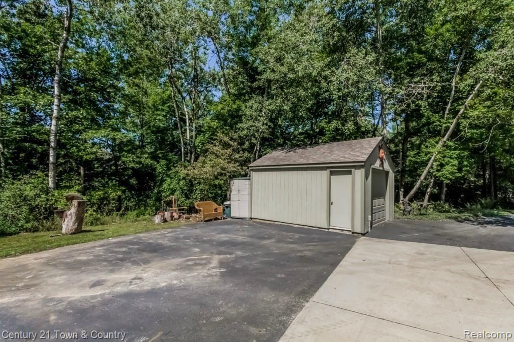 2950 Allen Road Ortonville, MI 48462 - Photo 62 of 72 062-Exterior-1941794-medium.jpg