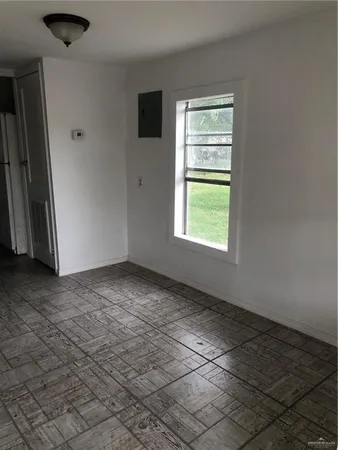 $950 | 610 West Park Avenue, Pharr, TX 78577