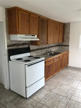 $950 | 610 West Park Avenue, Pharr, TX 78577