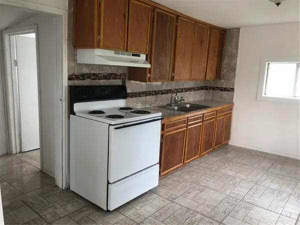 $950 | 610 West Park Avenue, Pharr, TX 78577