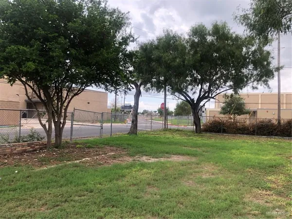 $950 | 610 West Park Avenue, Pharr, TX 78577