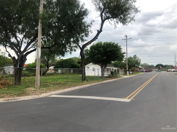 $950 | 610 West Park Avenue, Pharr, TX 78577