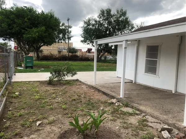 $950 | 610 West Park Avenue, Pharr, TX 78577